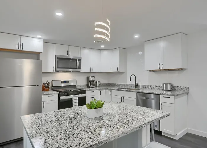 Stylish And 3bd North Side *