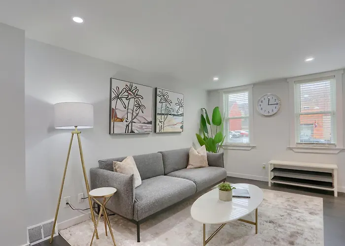 Stylish And 3bd North Side Holiday home *